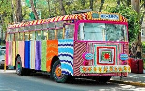 yarn-bombing-bus