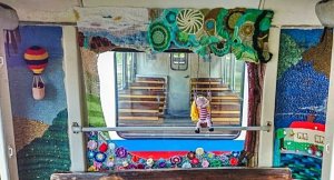 gerillakotes-gyermekvasut-hatso-ablak-hinta