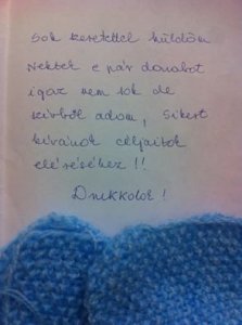 kék kötés levéllel